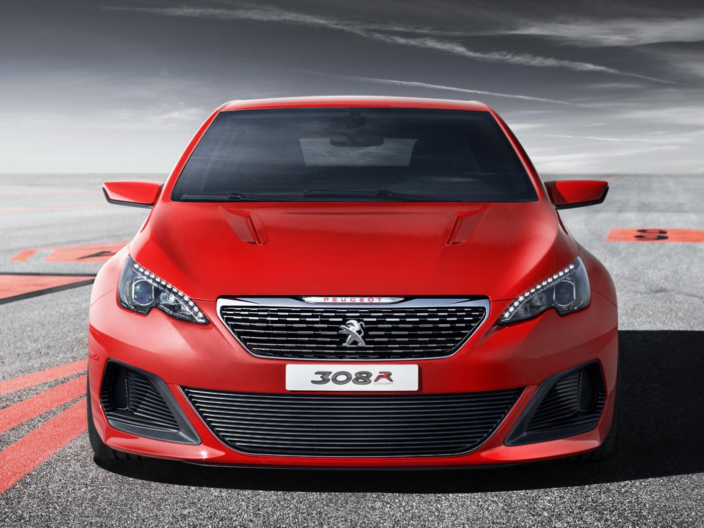 Красный Peugeot 308