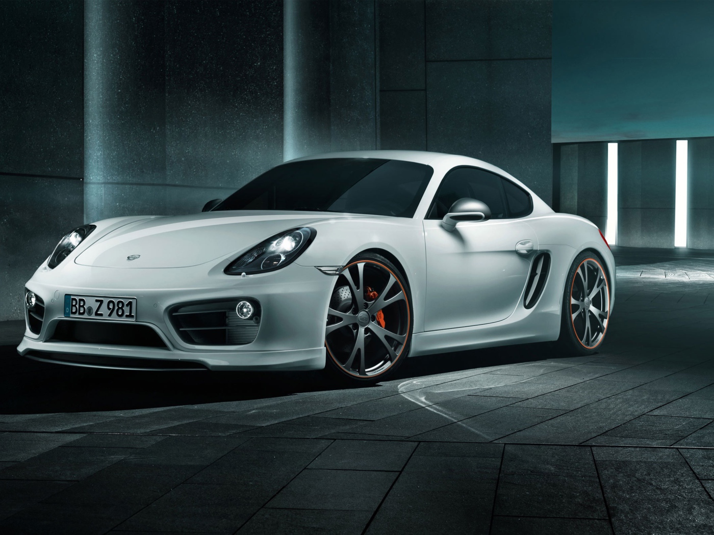 Автомобиль Porsche Cayman