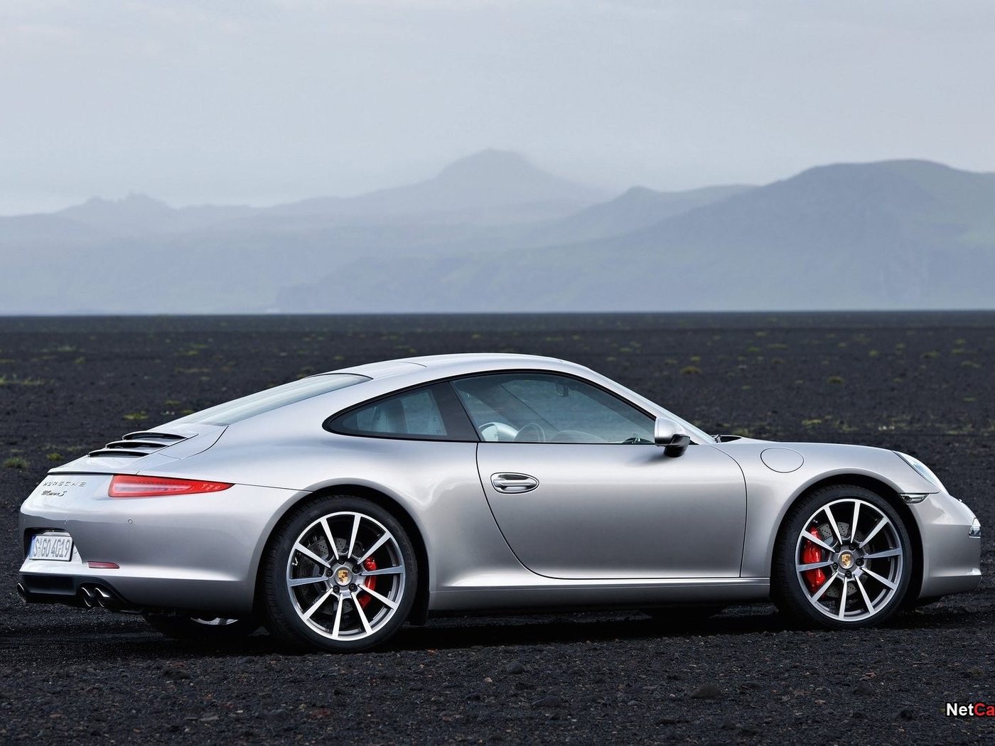 Порш 911 в пустыне