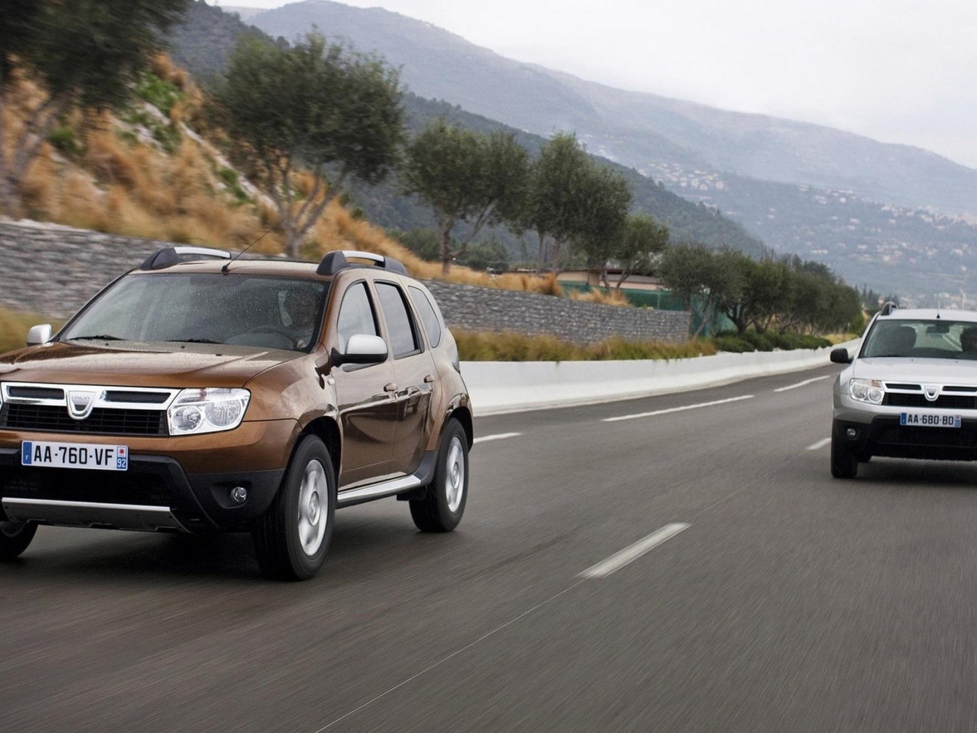 Красивый автомобиль Renault Duster в Москве