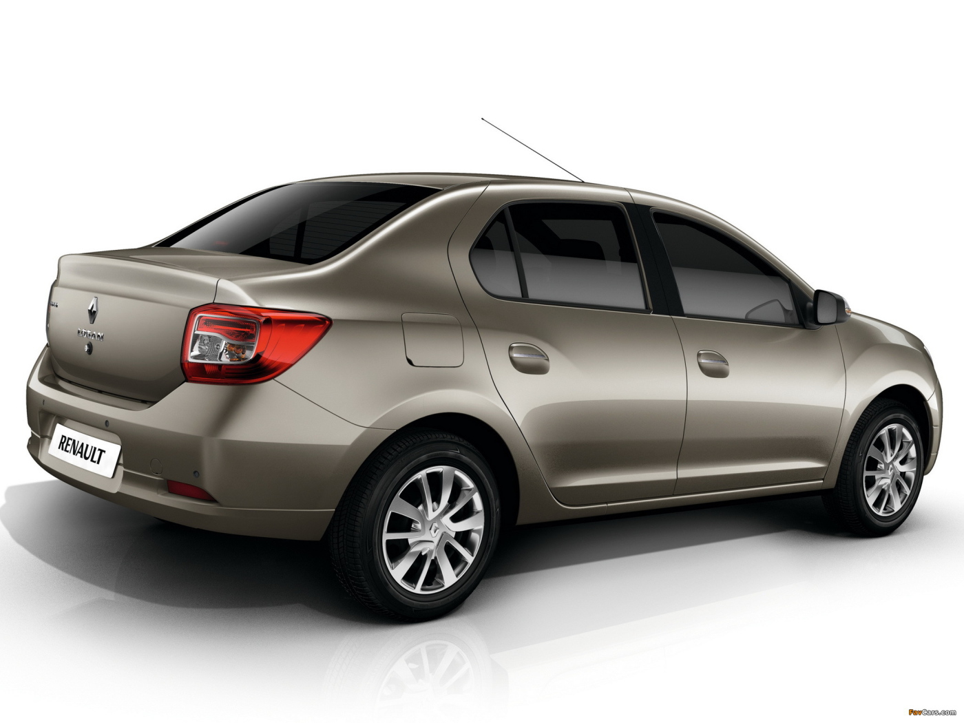 Автомобиль марки Renault модели Logan