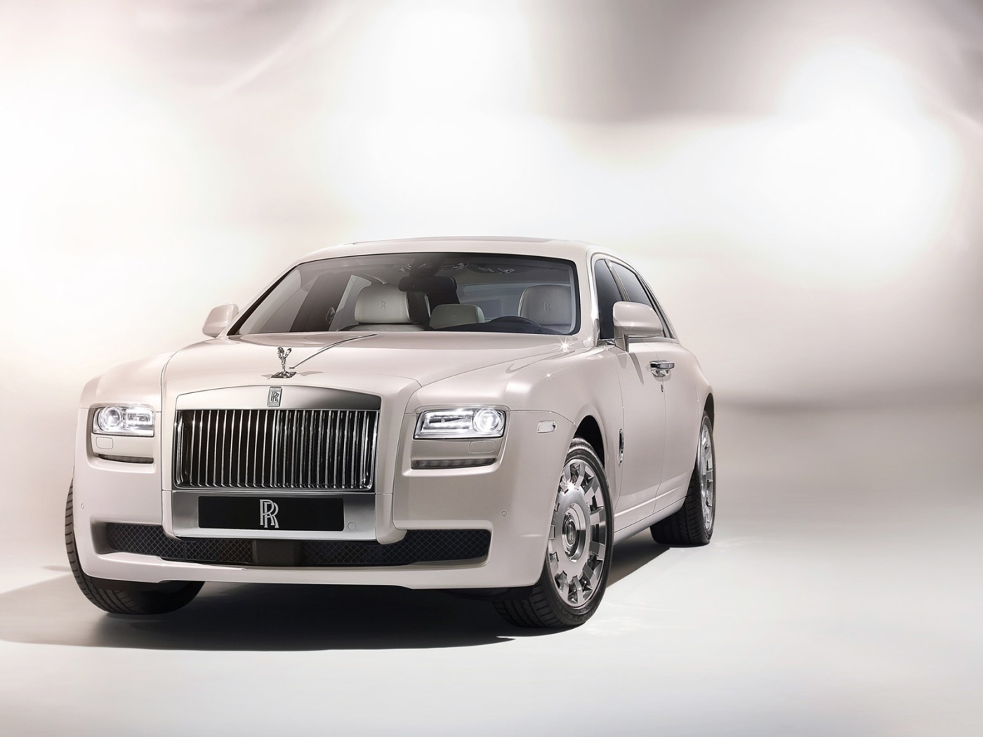 Дизайн автомобиля Rolls Royce Ghost