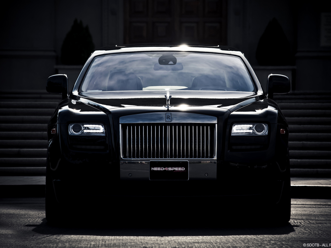 Надежная машина Rolls Royce Ghost