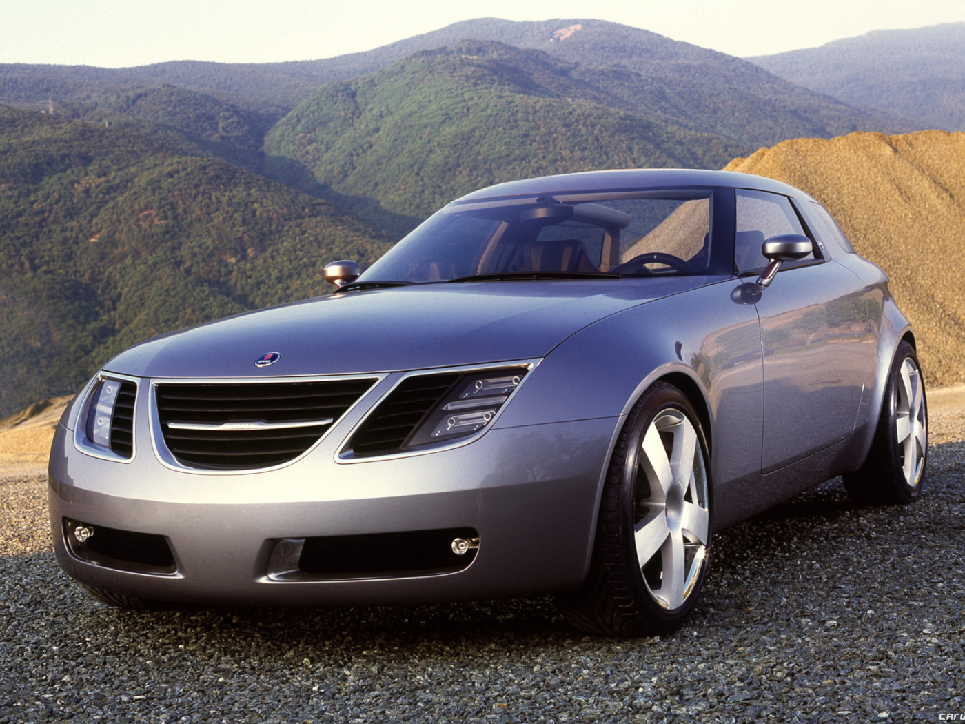 Надежный автомобиль Saab 9000