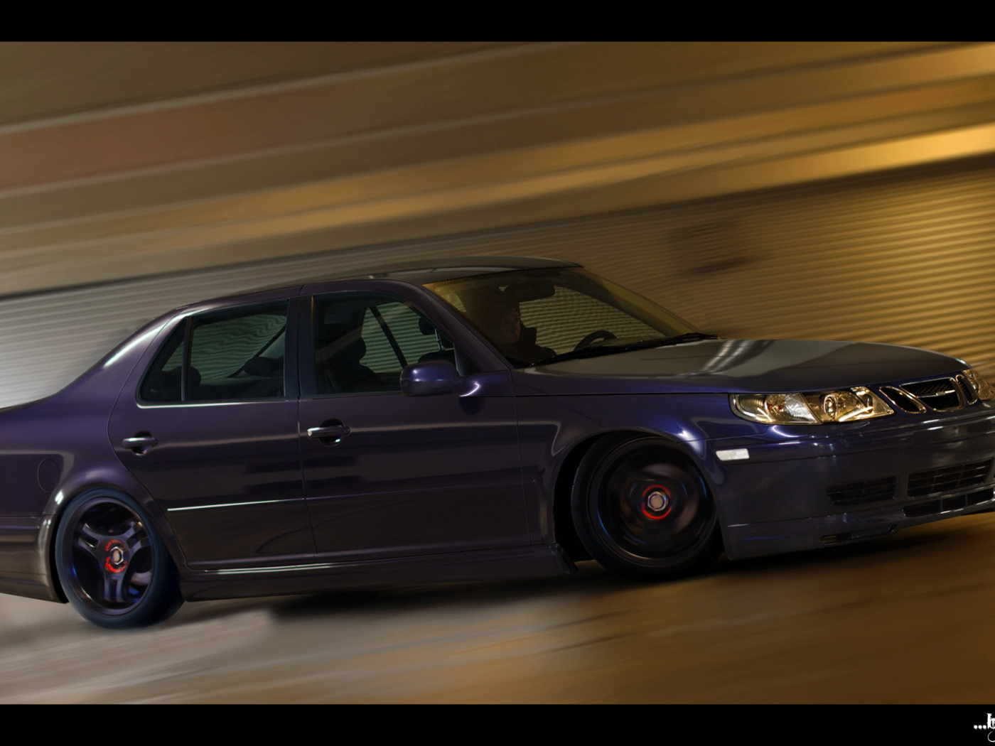 Автомобиль марки Saab модели 9-5