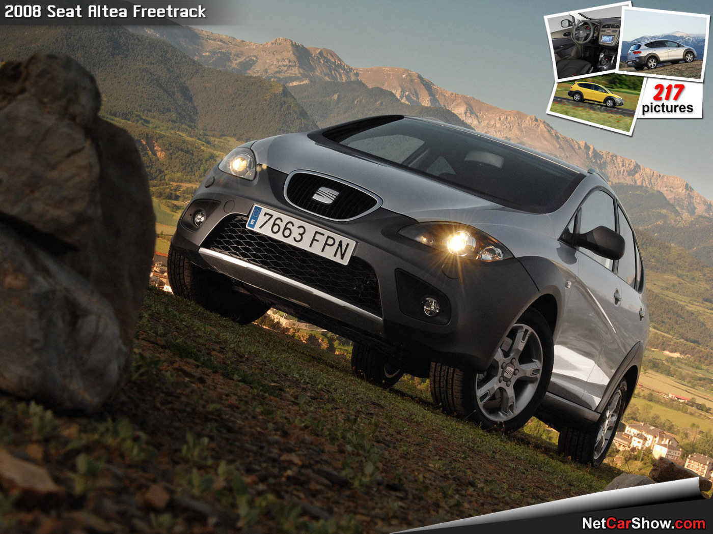 Автомобиль Seat Altea на дороге