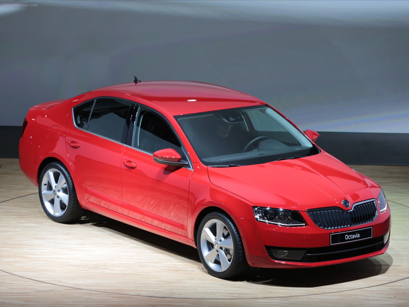 Красивый автомобиль Skoda Octavia 2013 в Москве
