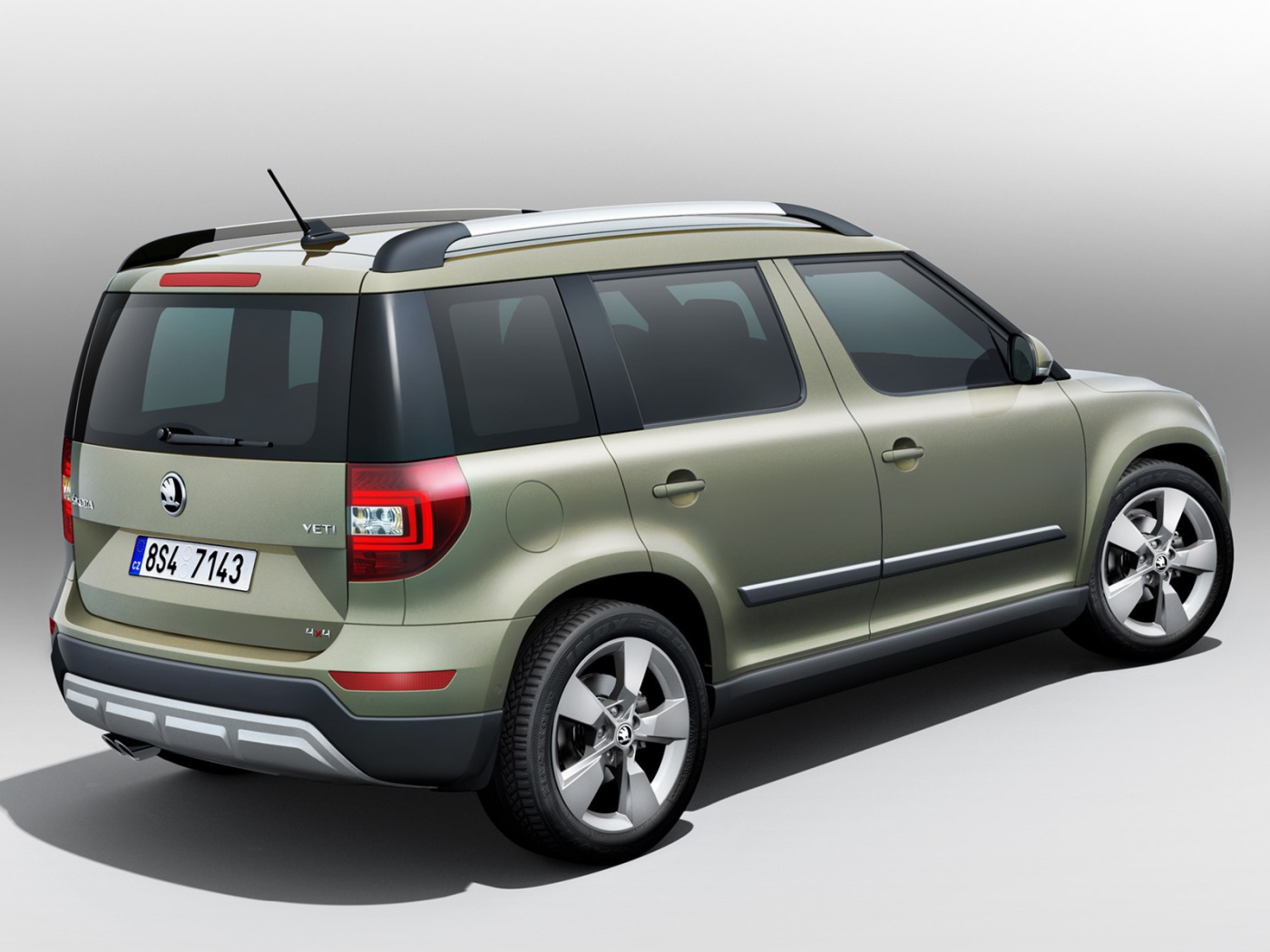 Красивый автомобиль Skoda Yeti 2014