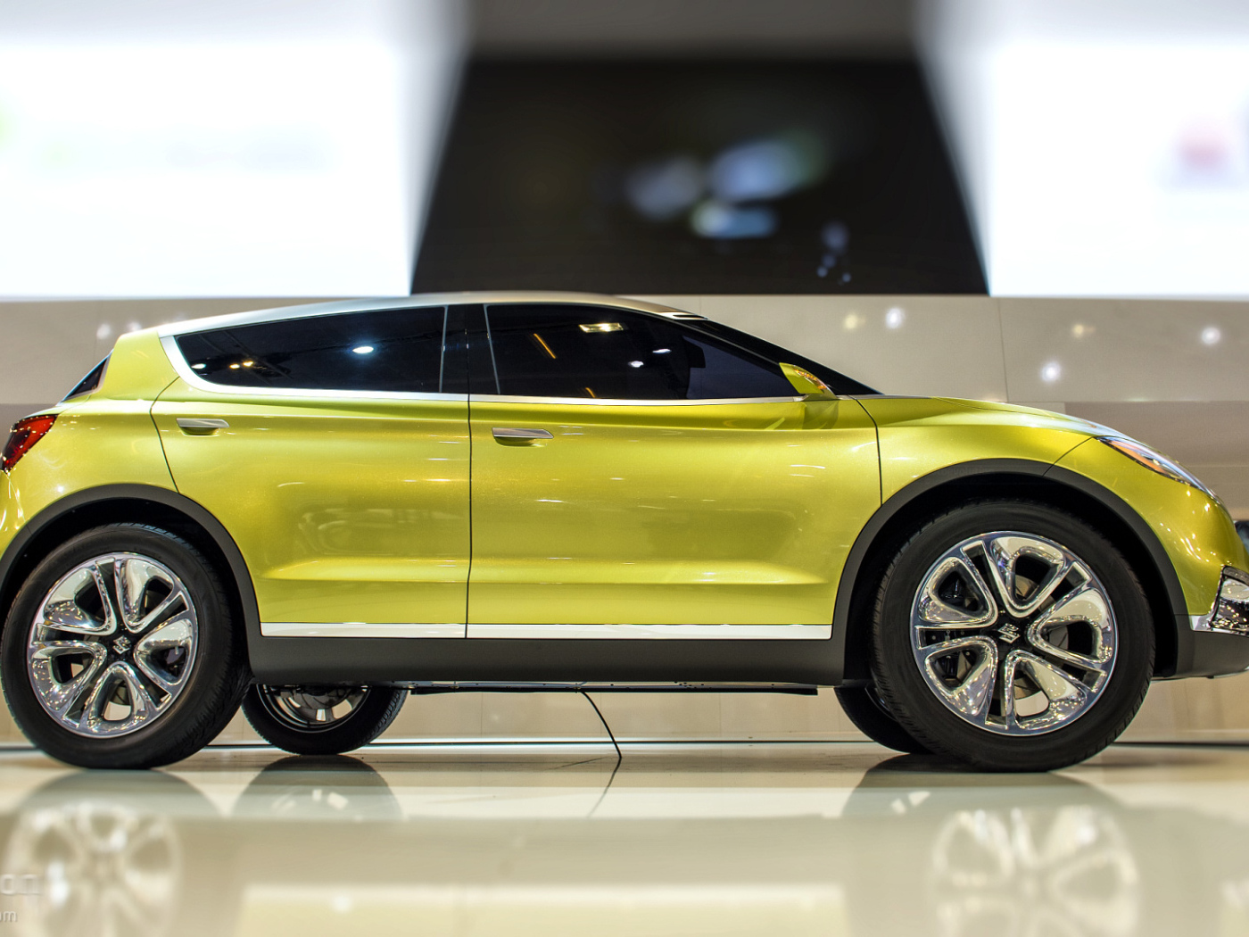 Автомобиль марки Suzuki S-Cross 2014