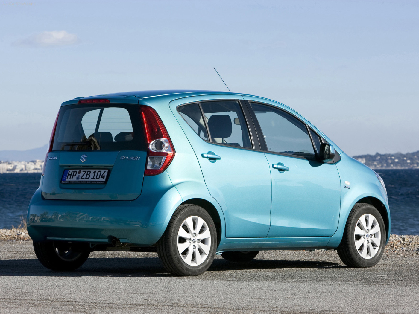 Надежный автомобиль Suzuki Splash