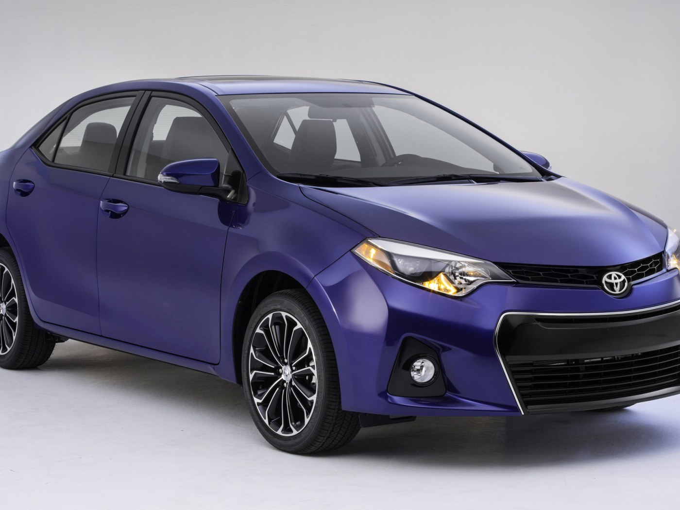 Надежный автомобиль Toyota Corolla 2014