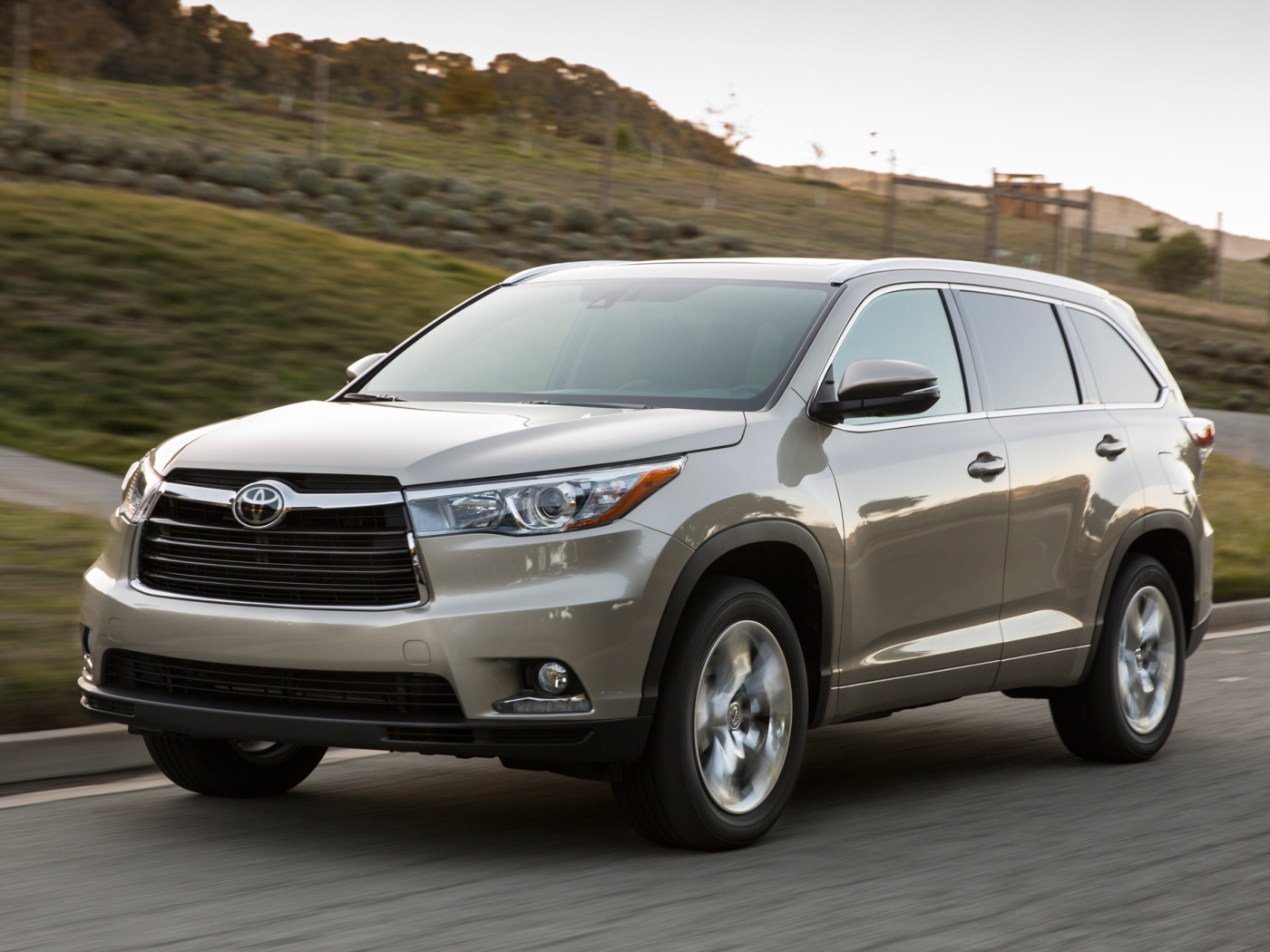 Новая машина Toyota Highlander 2014