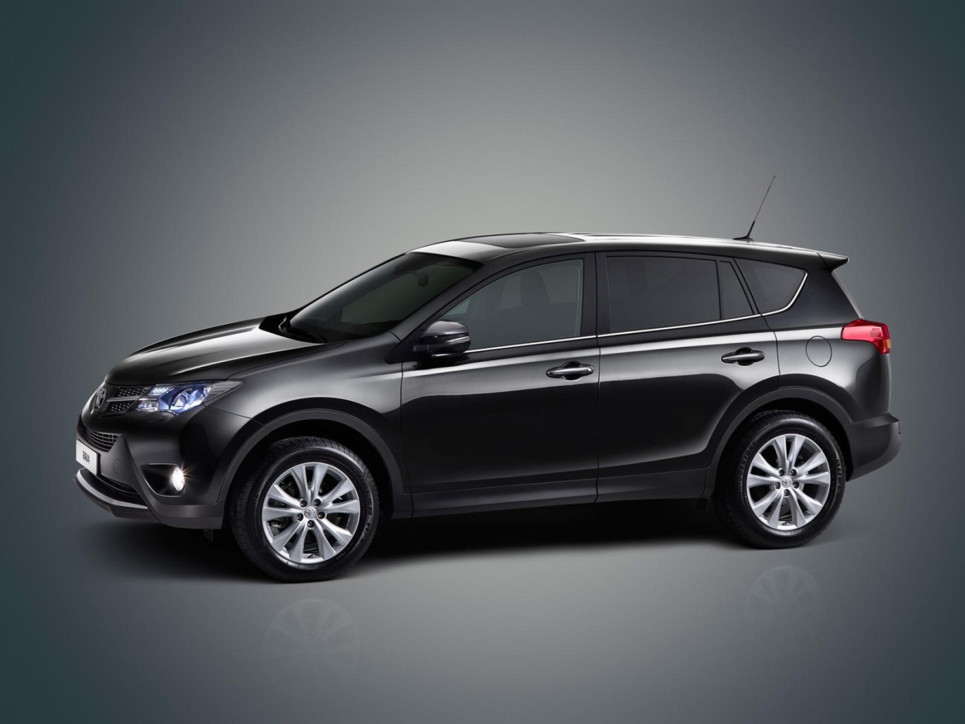 Новая машина Toyota RAV4