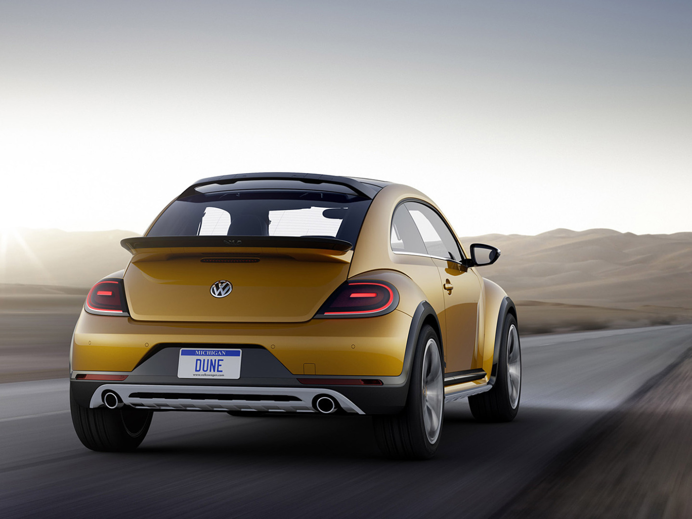 Надежная машина Volkswagen Beetle Dune 2014