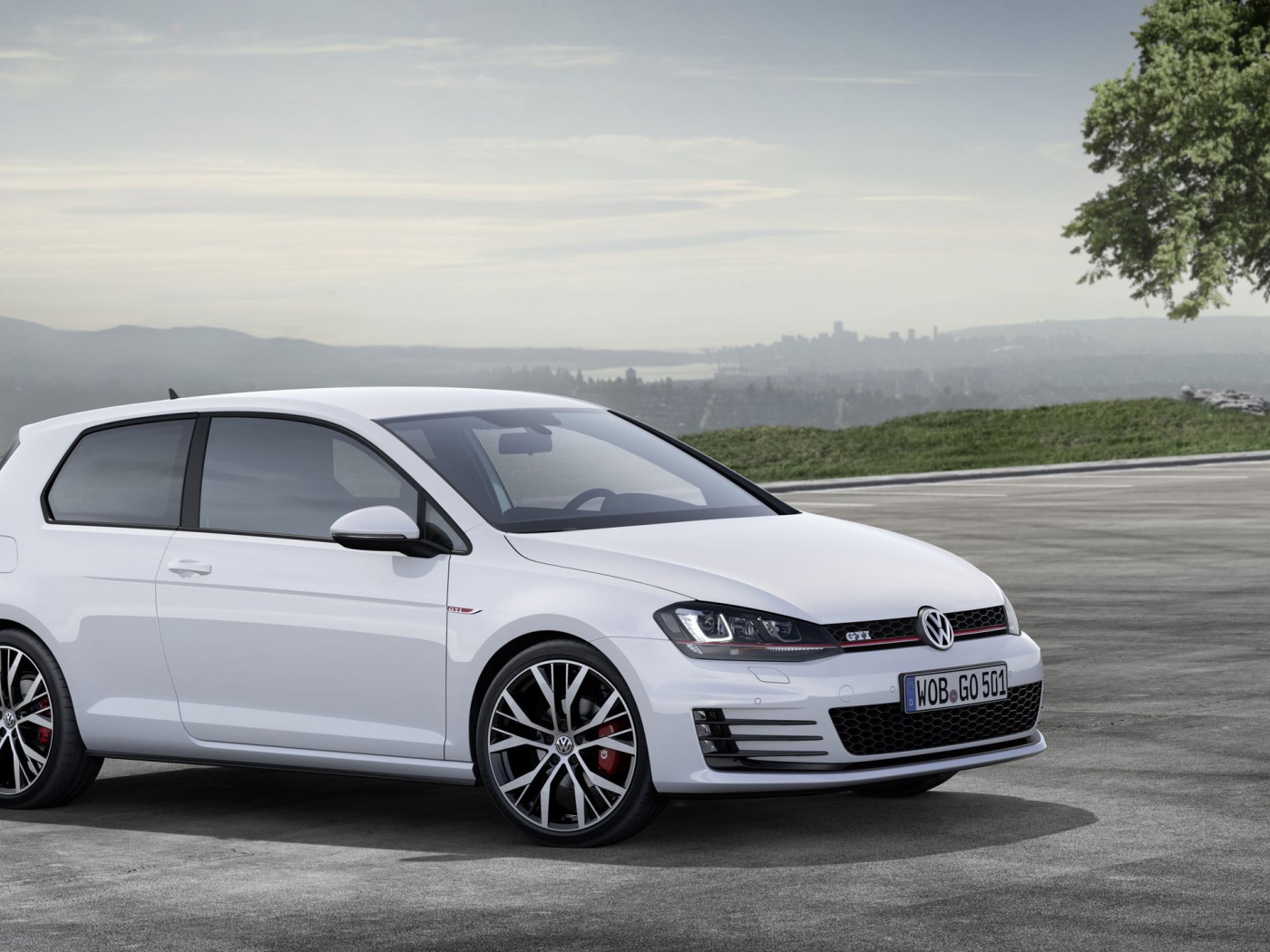 Надежный автомобиль Golf GTI 2014 года