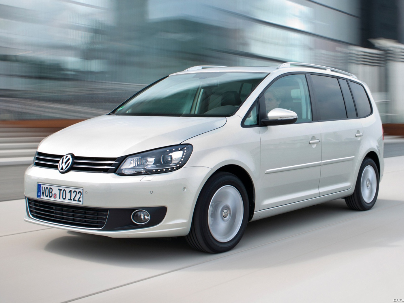 Тест драйв автомобиля Volkswagen Touran