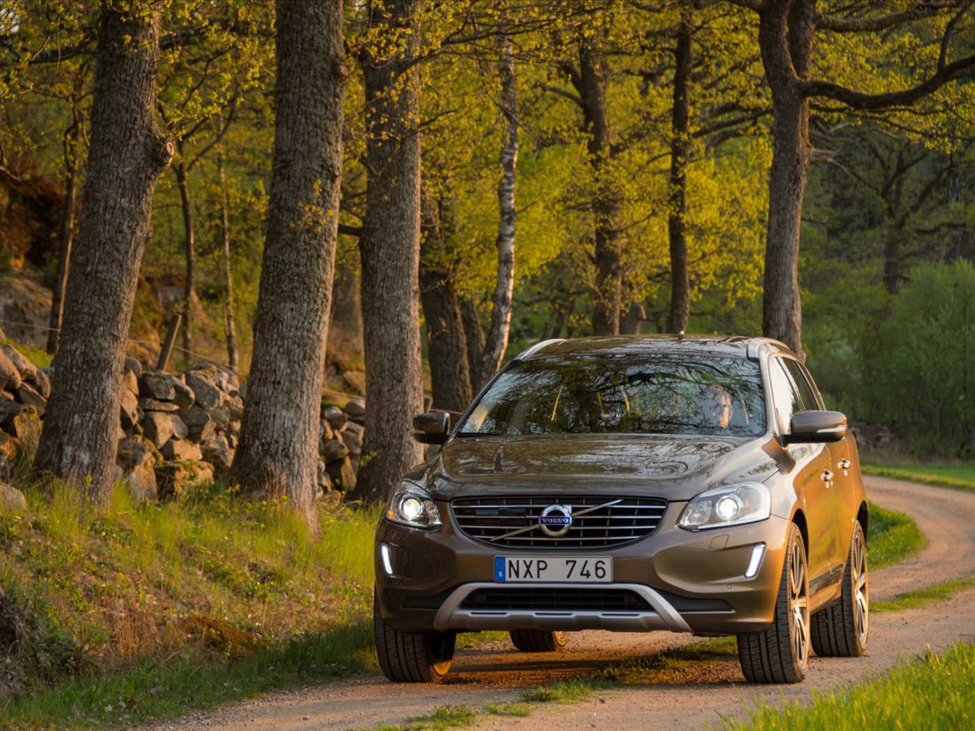 Красивый автомобиль Volvo xc60 в Москве