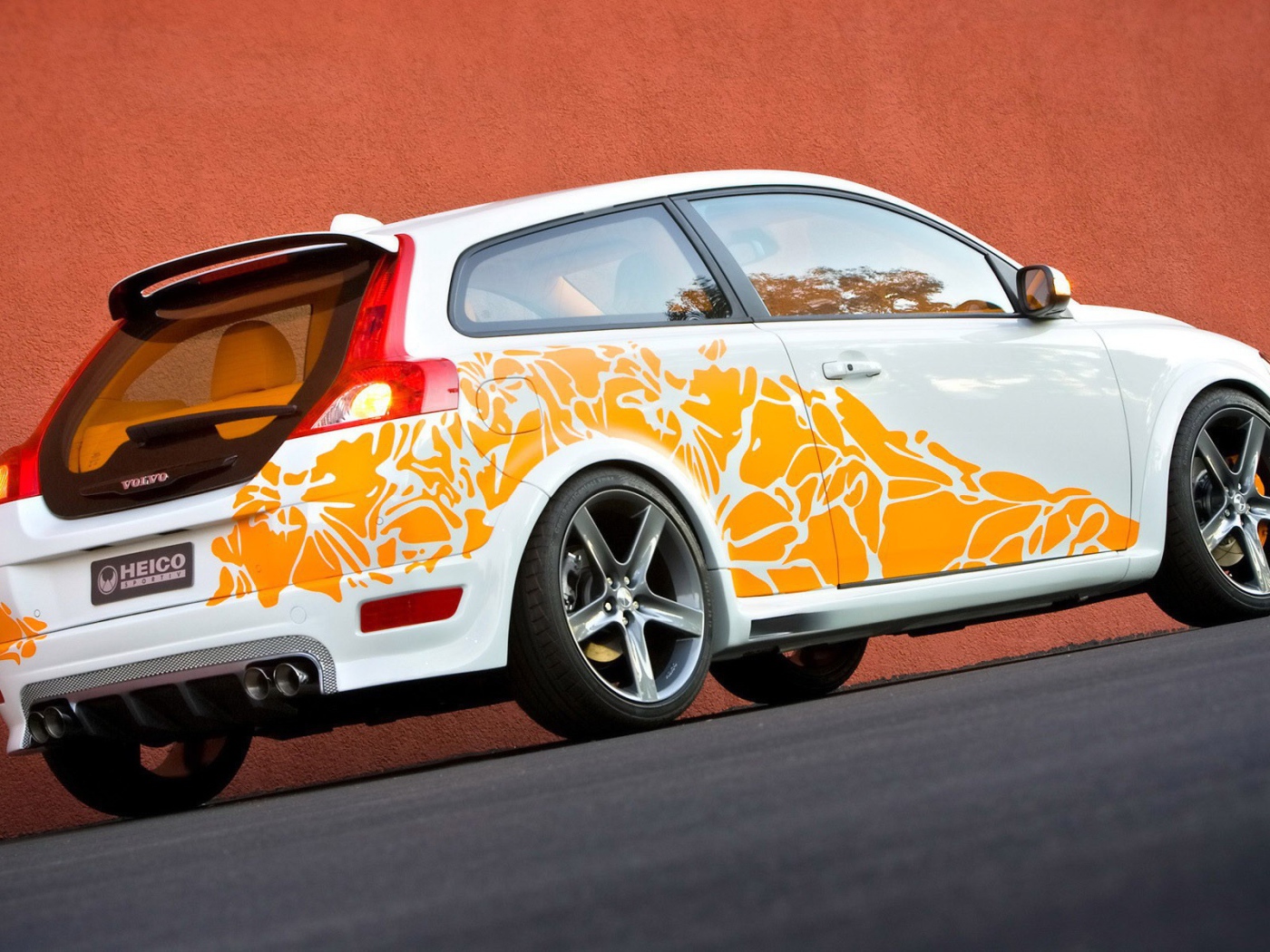 Разрисованный автомобиль