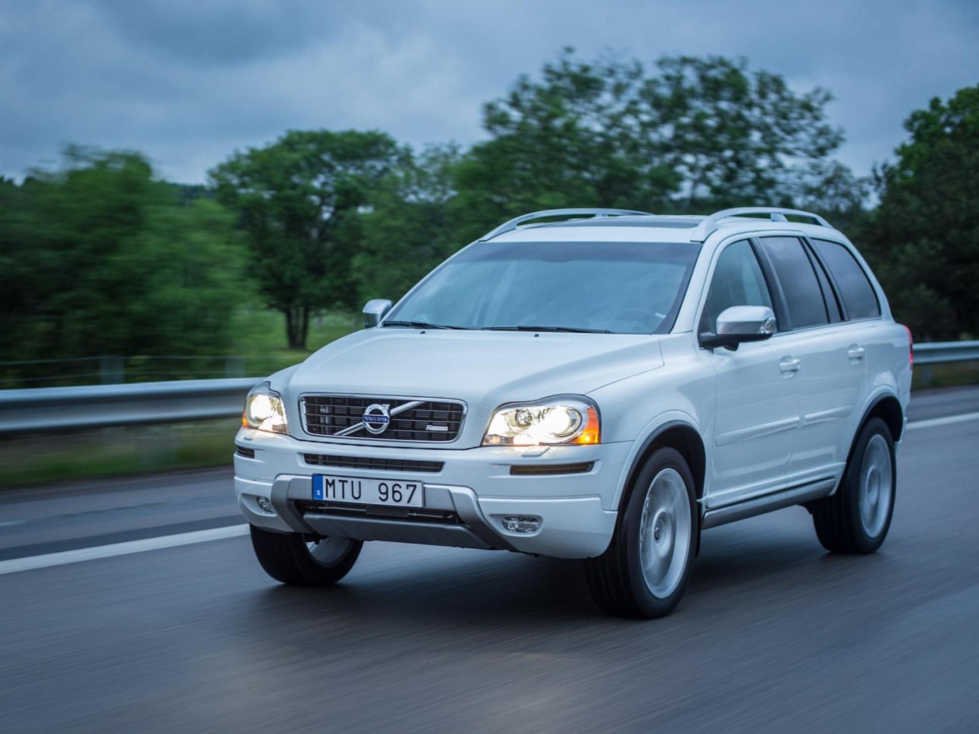 Новый автомобиль Volvo  xc90 2014