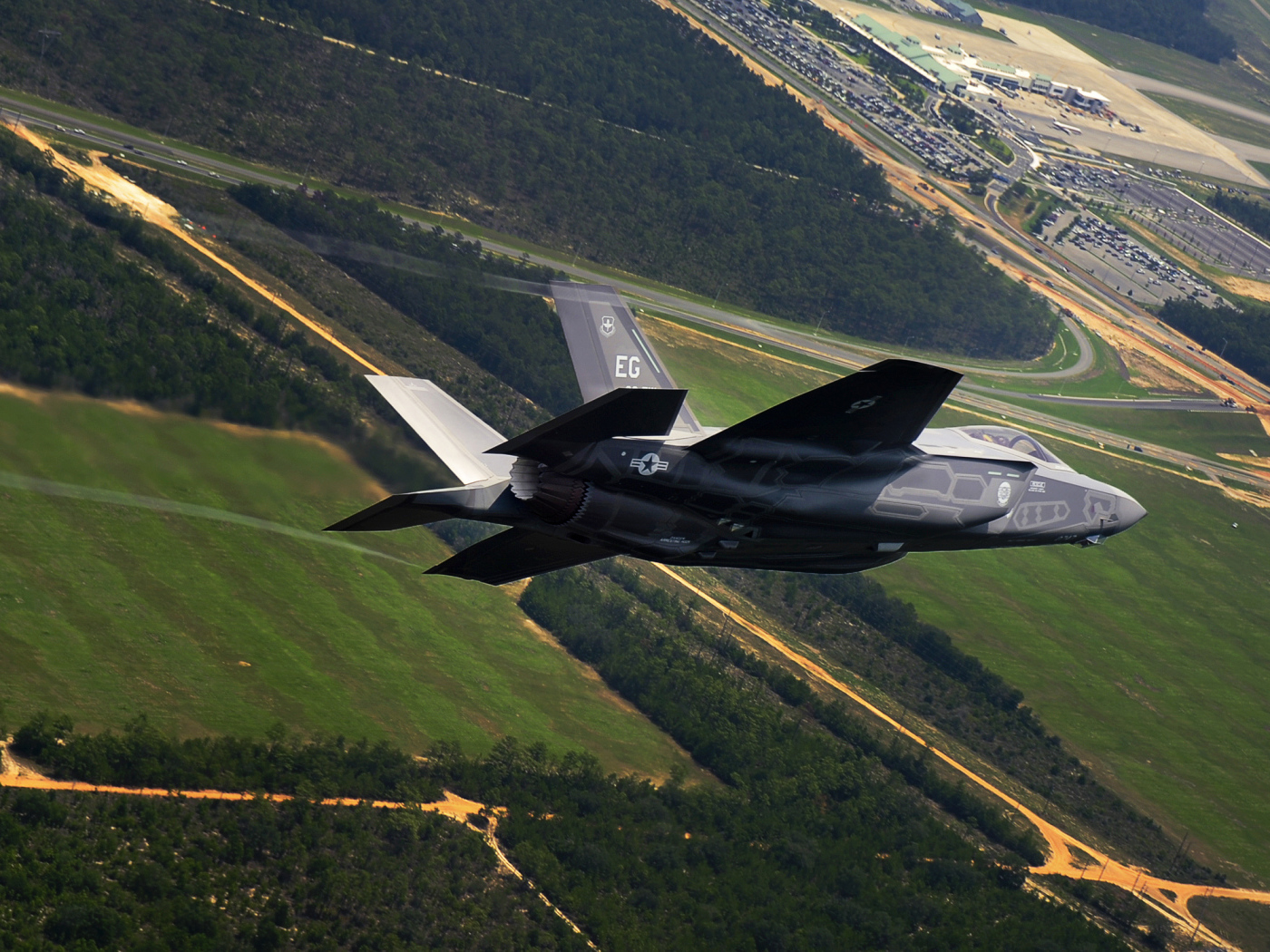 Военный самолет Ф-35