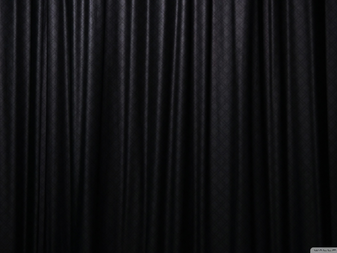 Черный занавес на обоях