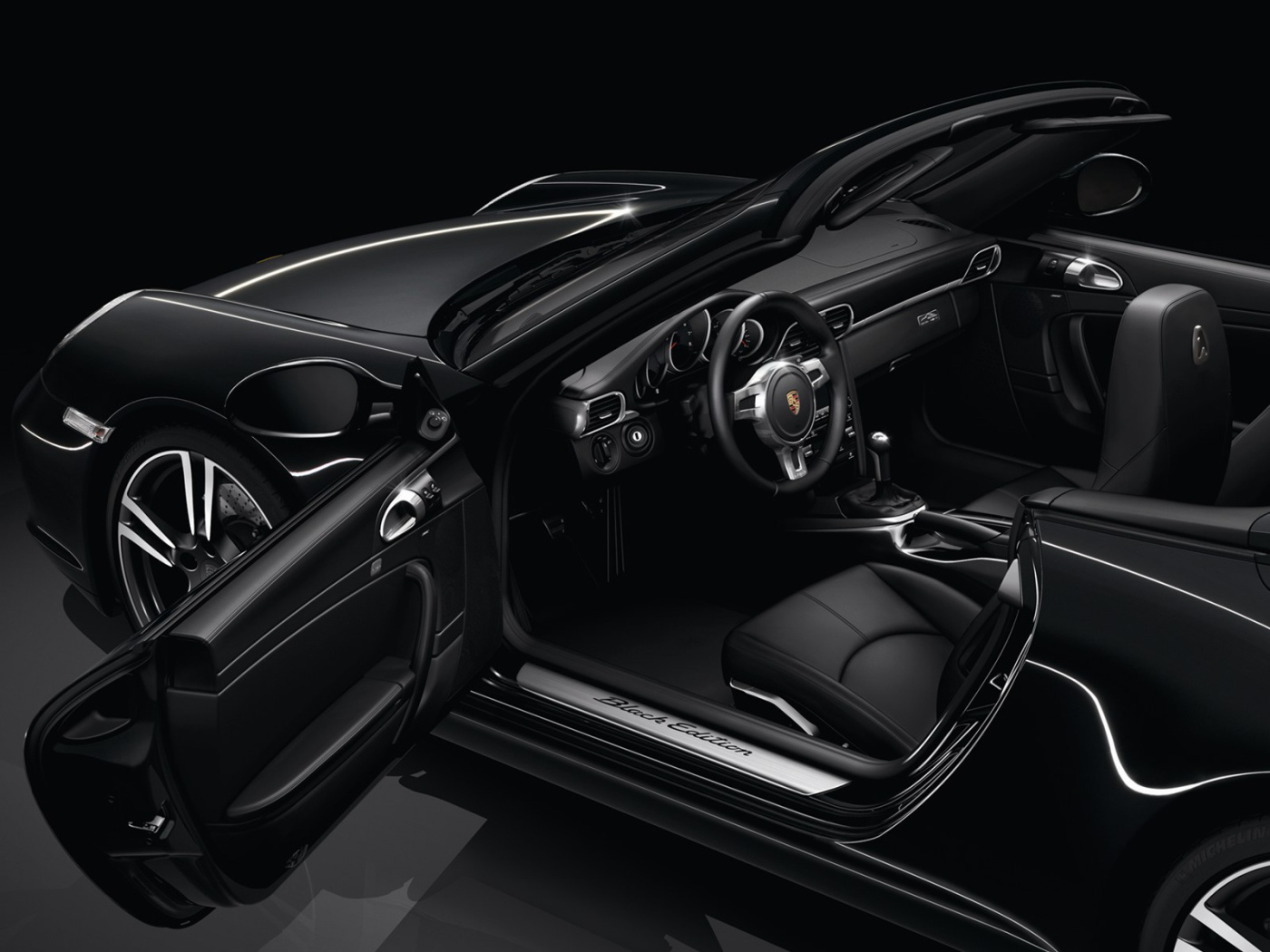 Черные обои с роскошным порше