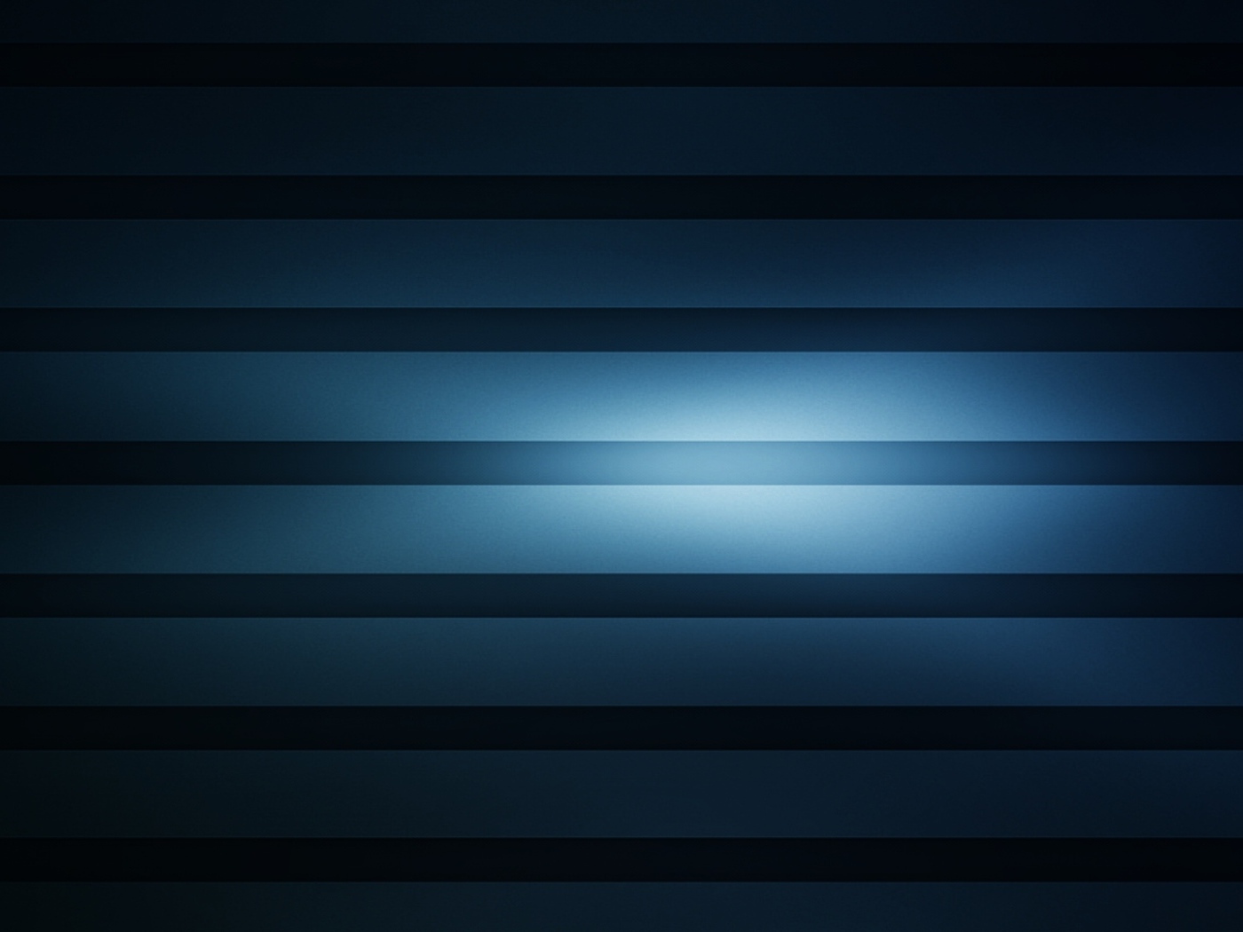 Темные полосы на синем фоне