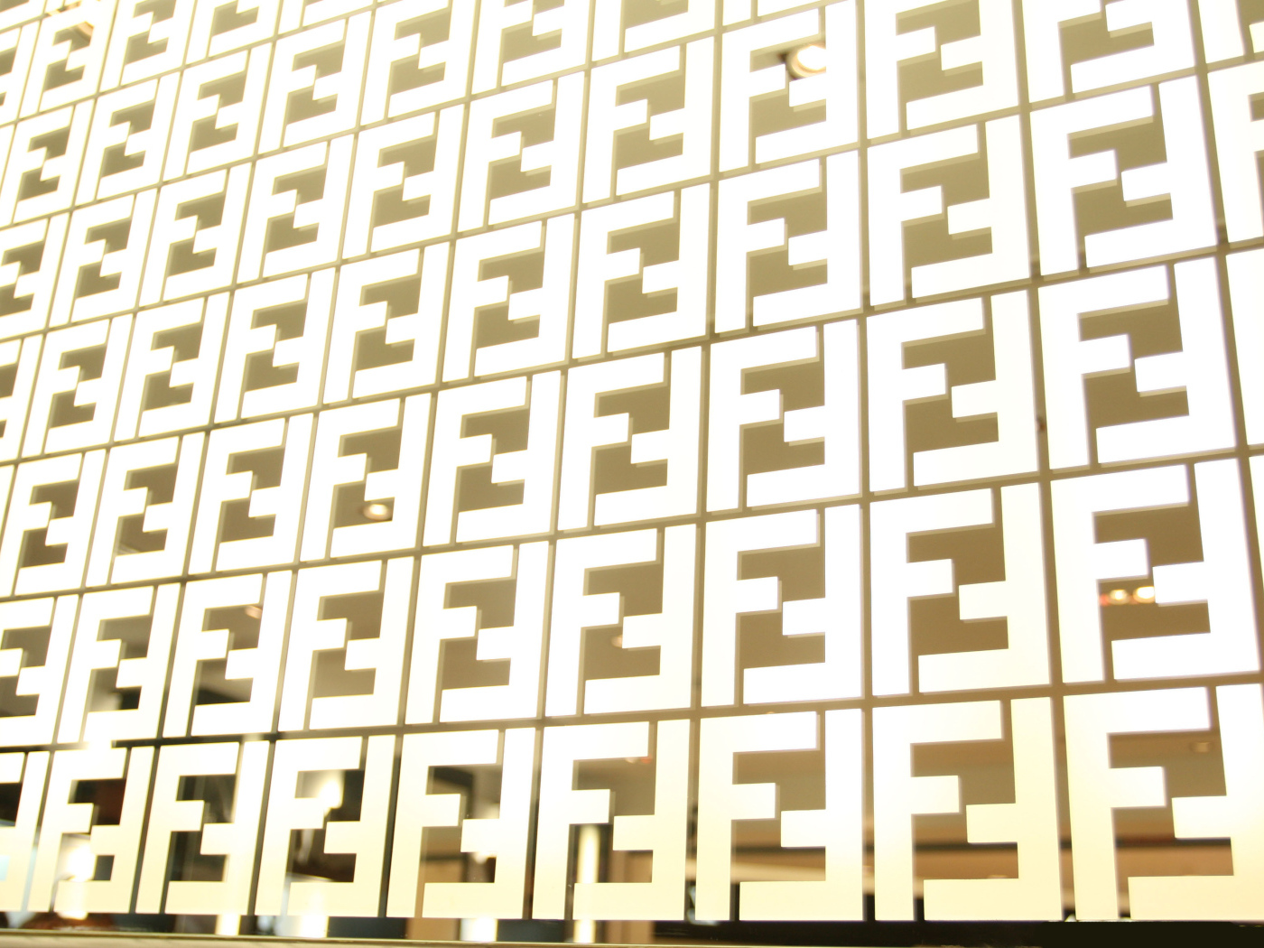 Текстура из логотипа Fendi