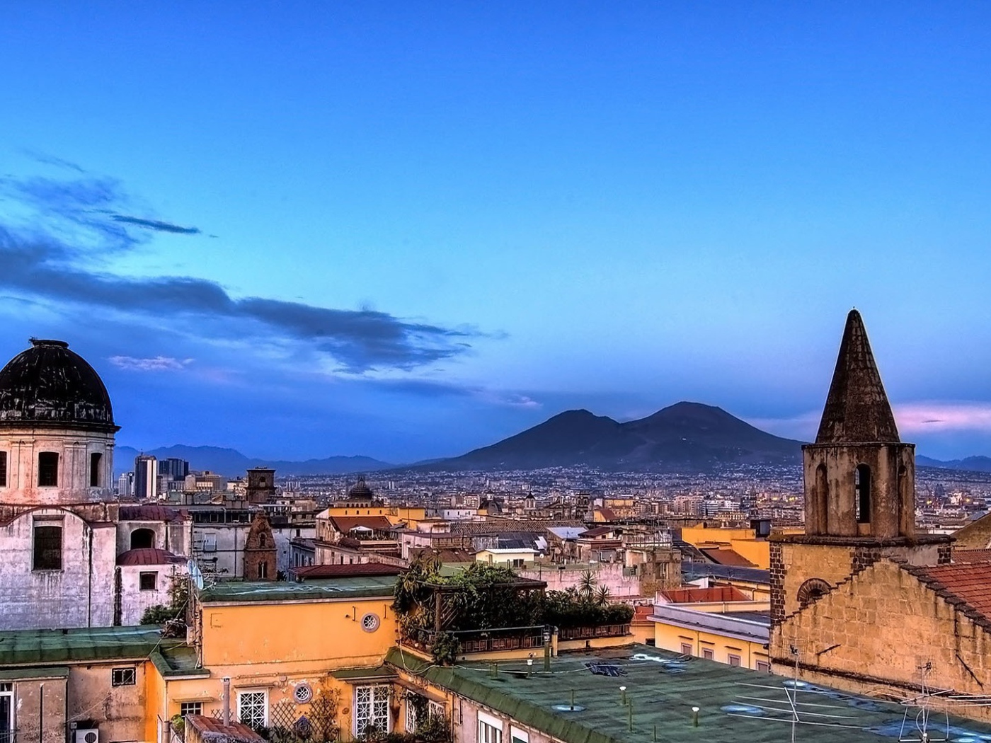 Городской пейзаж с крепостью