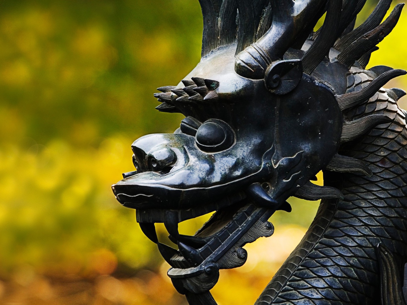 Статуя дракона