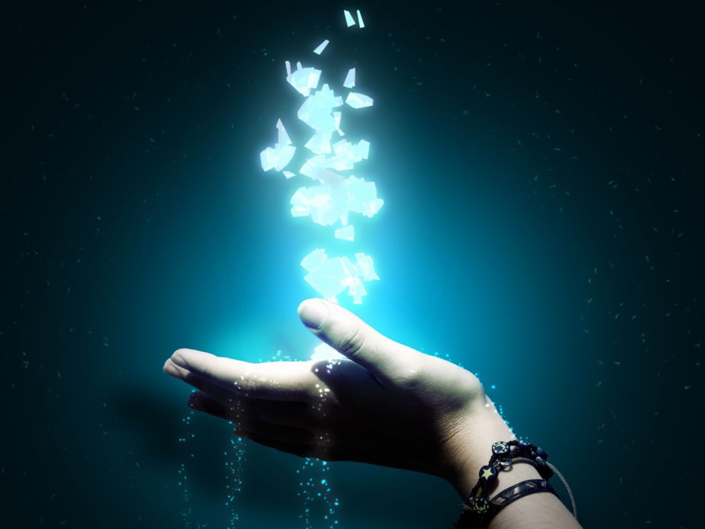 Лед рука и вода