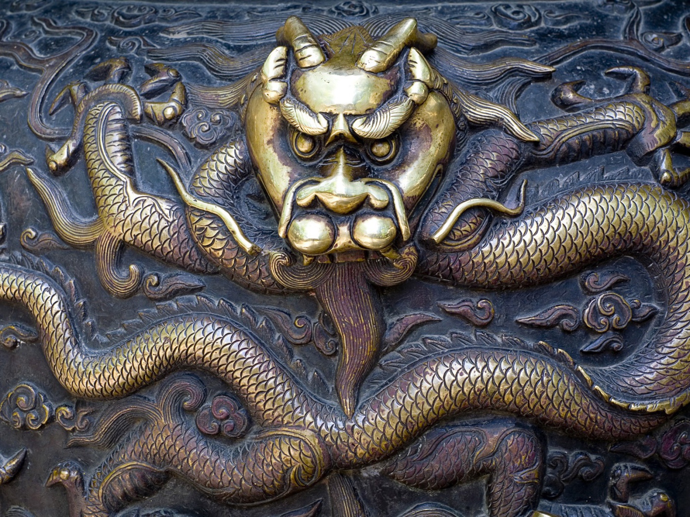 Чеканка дракон