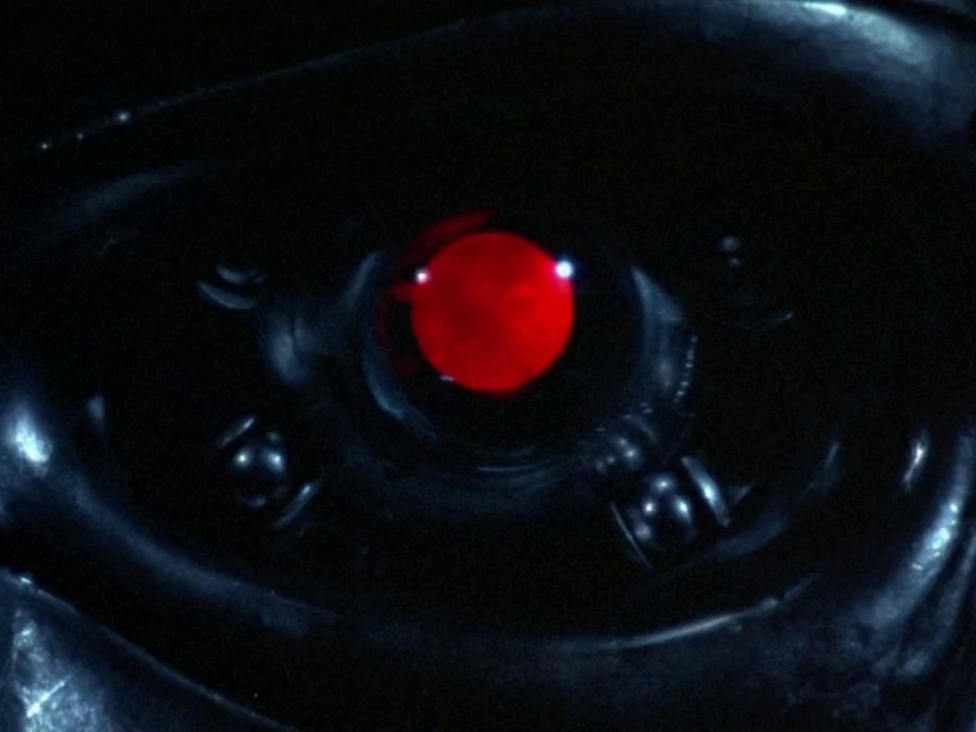 Красный глаз терминатора