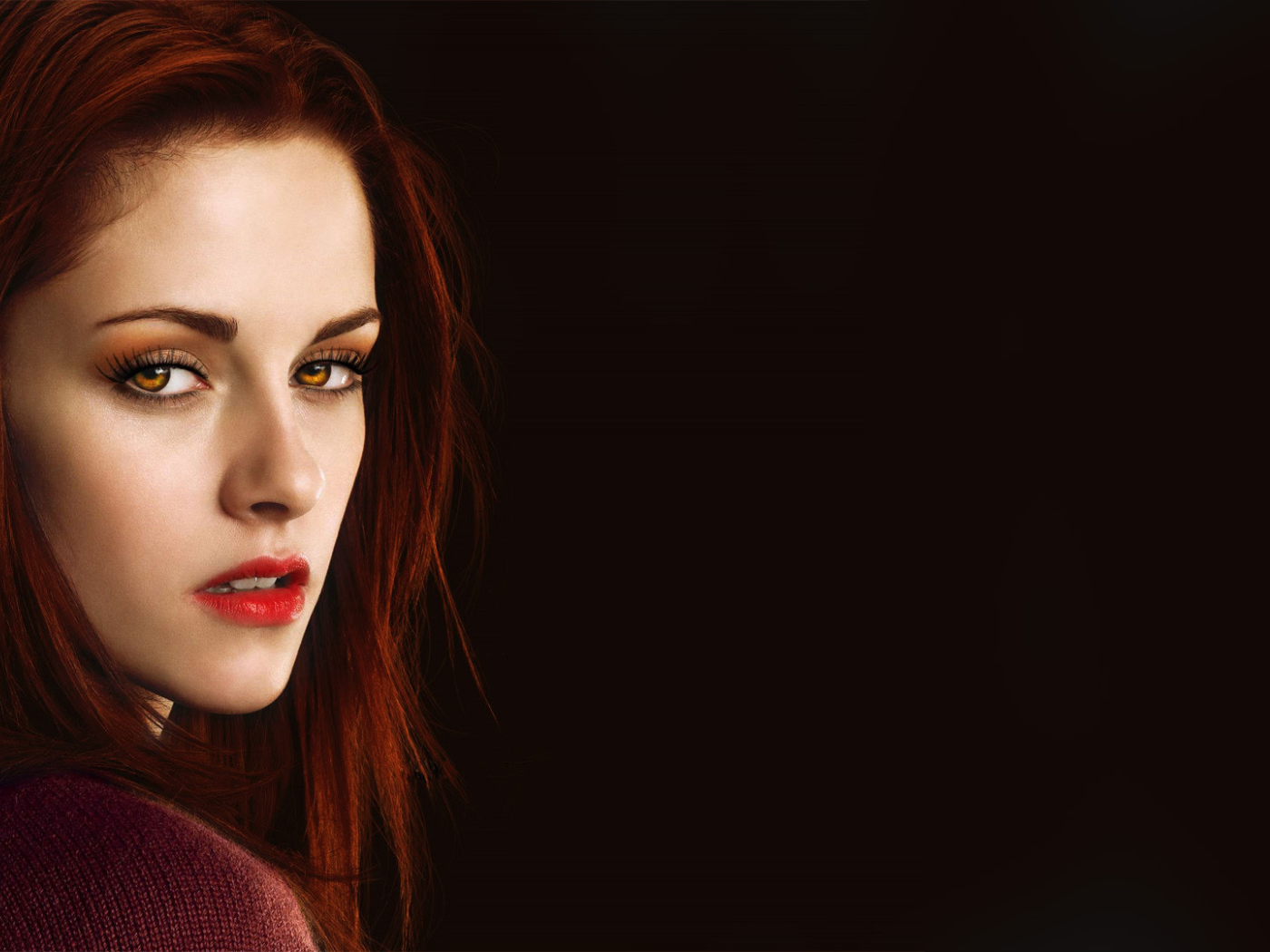 Рыжая девушка вампир