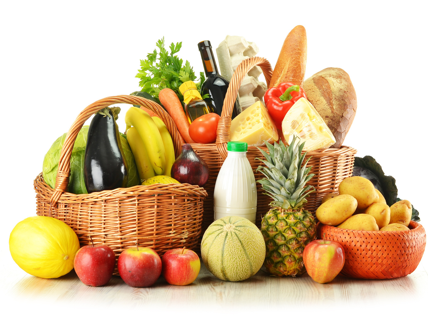 Продукты в корзинах