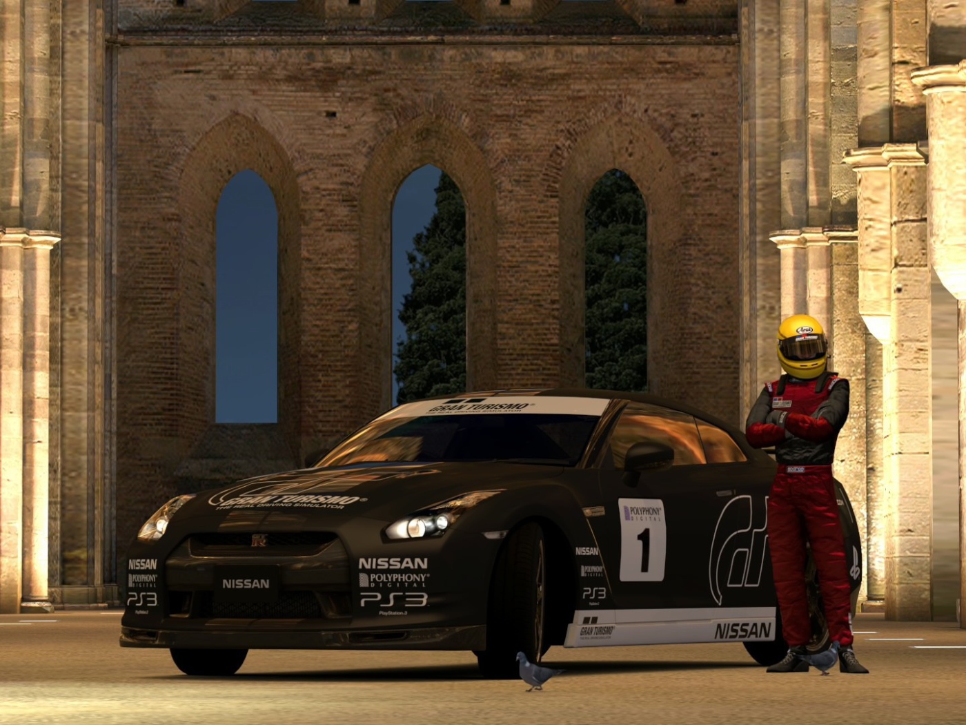 Гонщик у своей машины