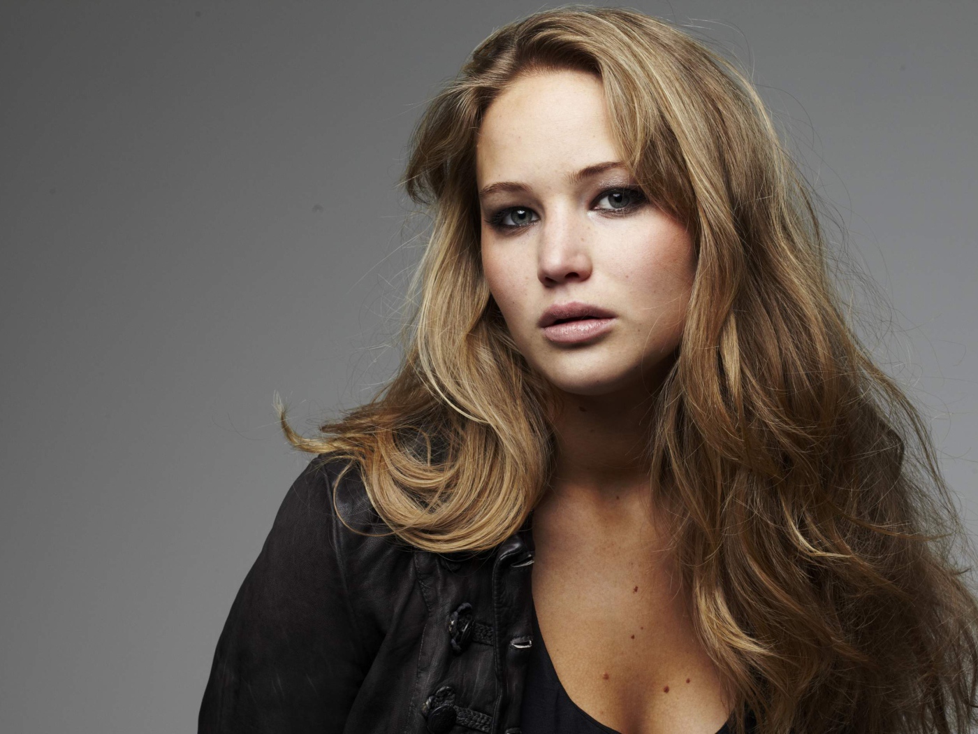 Очаровательная актриса Дженнифер Лоуренс