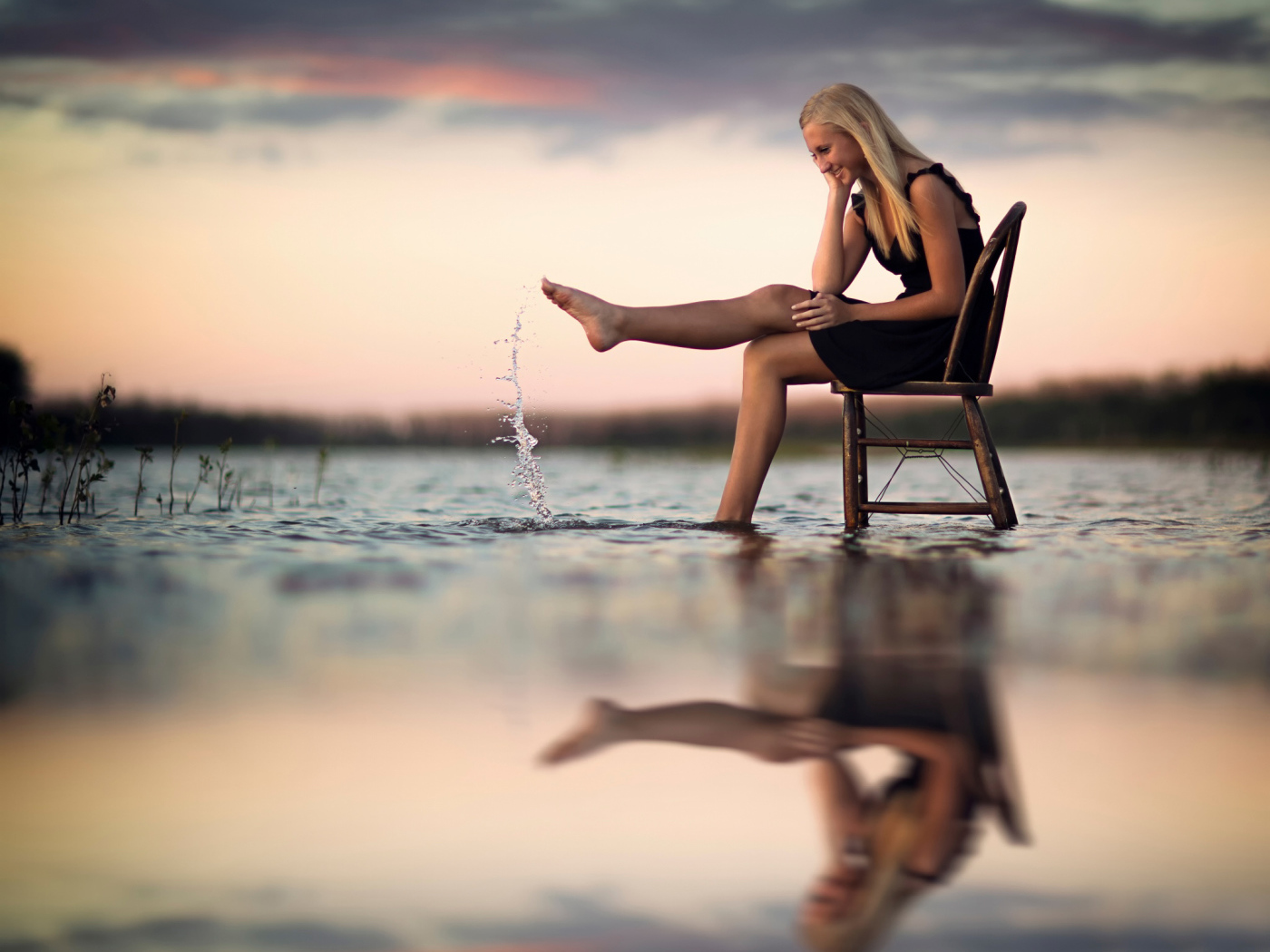 Девушка промочила ноги