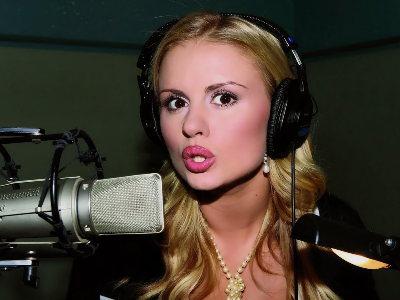 Модель Анна Семенович