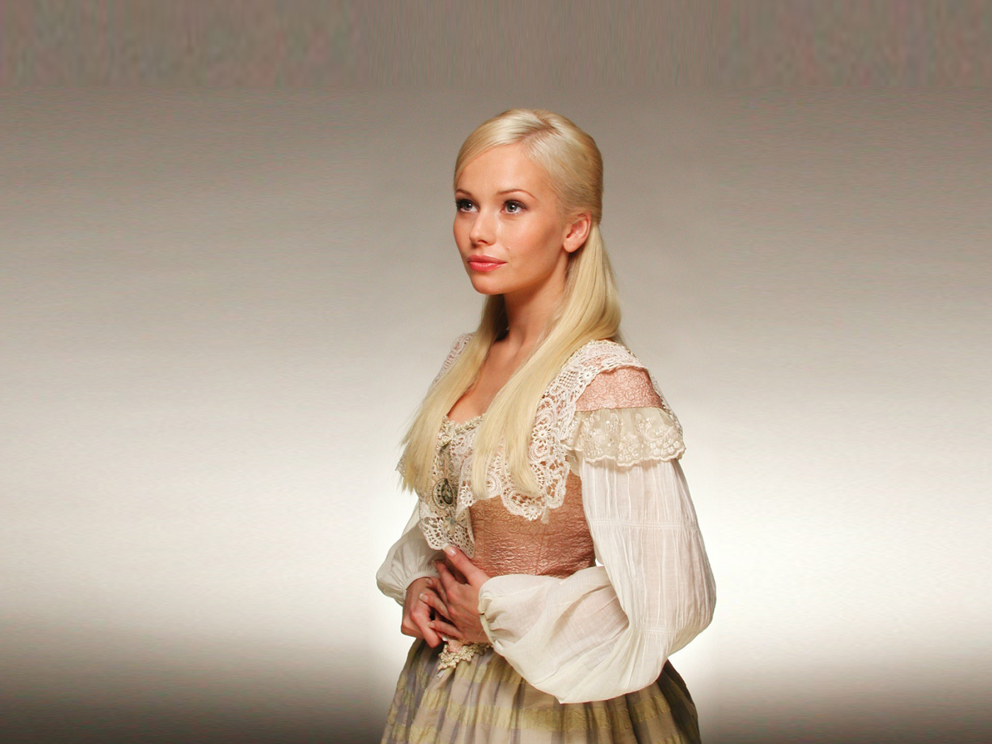 Известная модель Елена Корикова