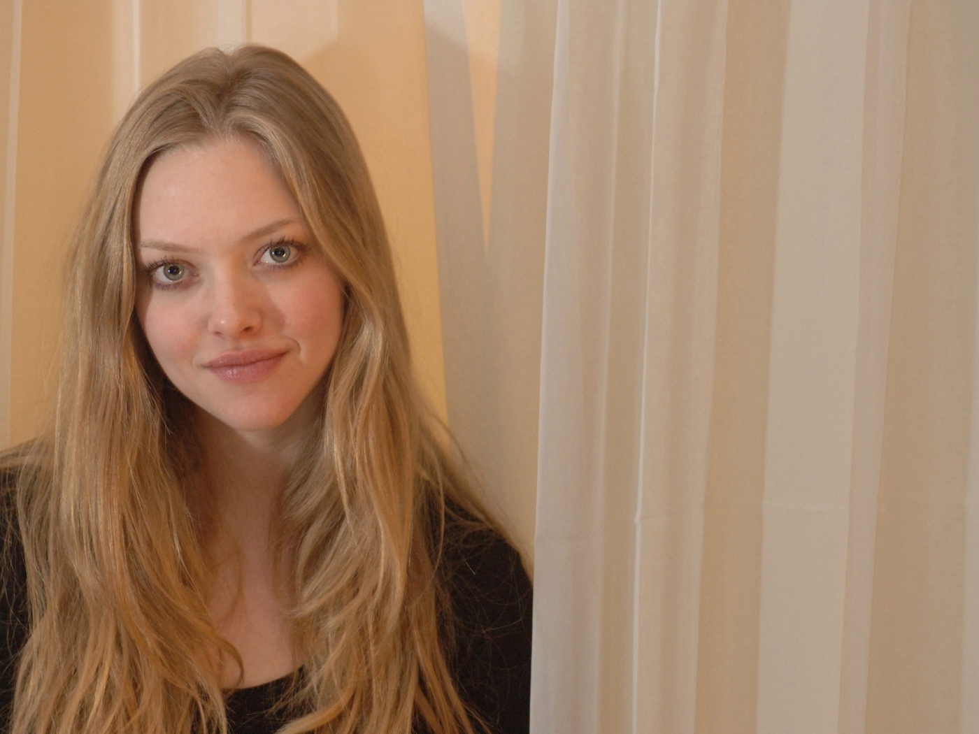 Популярная Аманда Сайфред