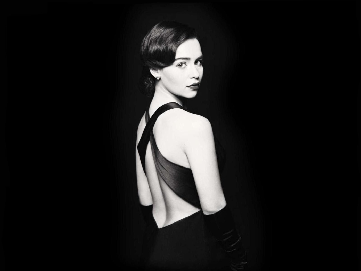 Очаровательная актриса Эмилия Кларк