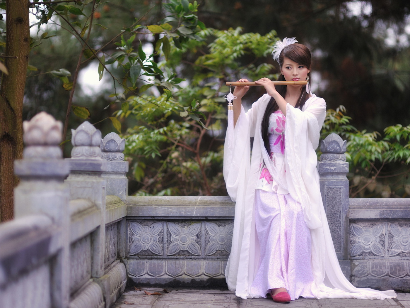 Девушка с флейтой