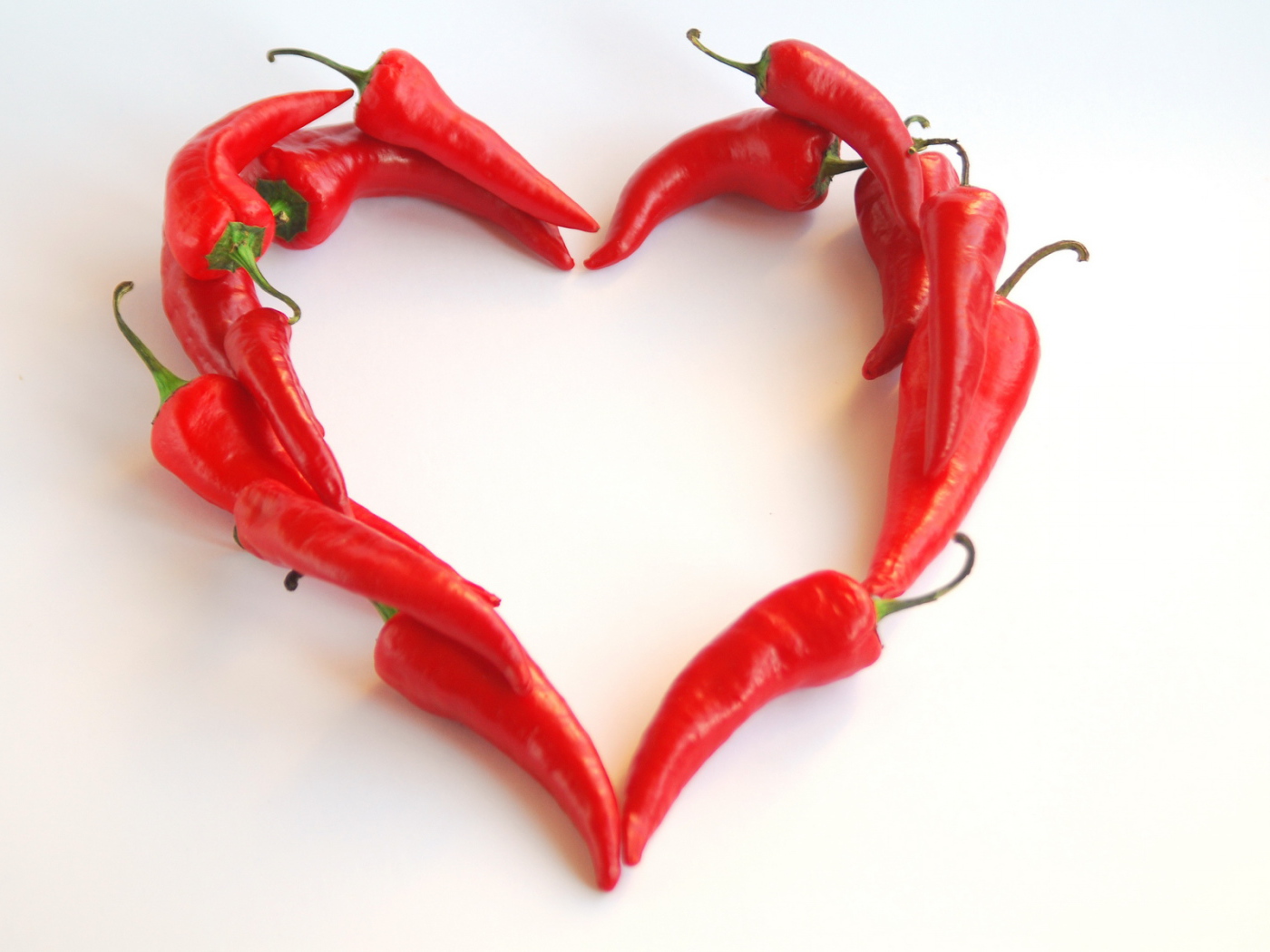 Сердце из перчиков на День Святого Валентина 14 февраля