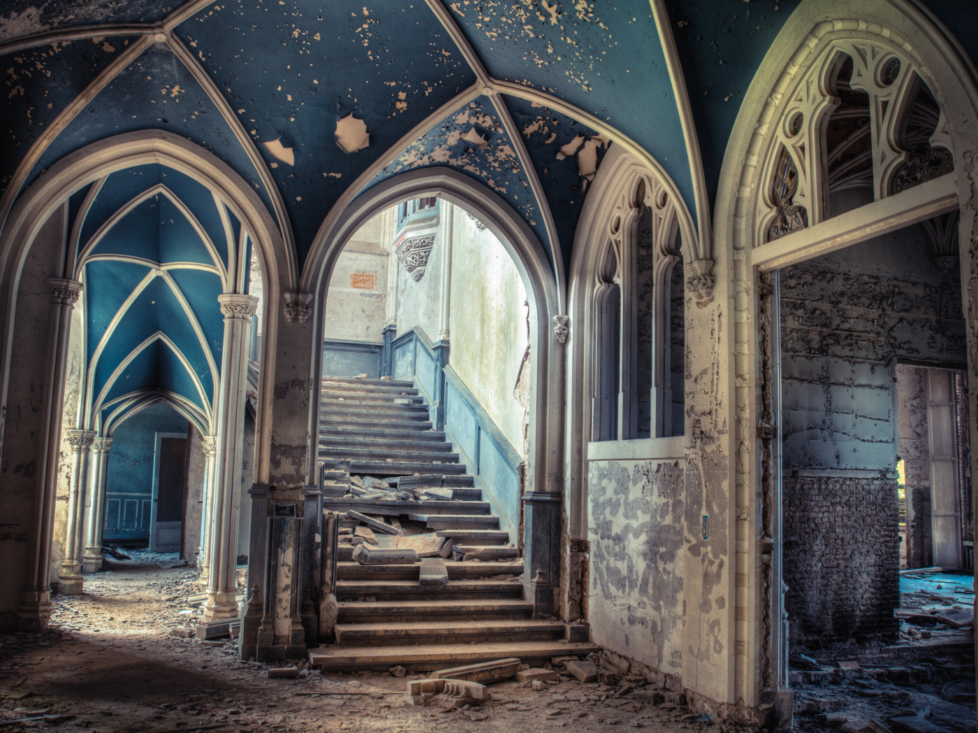 Заброшенный особняк