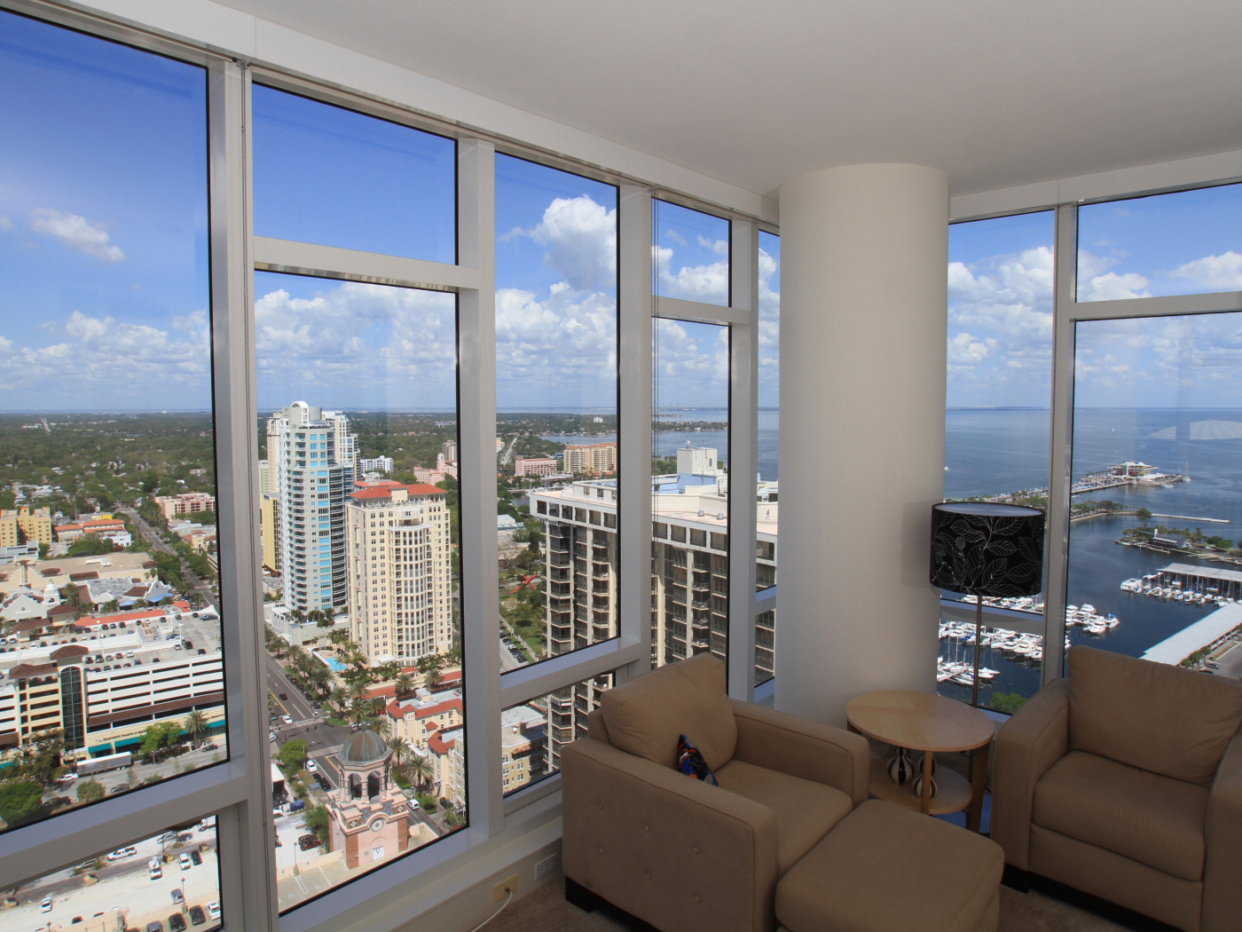 Балкон в городской квартире