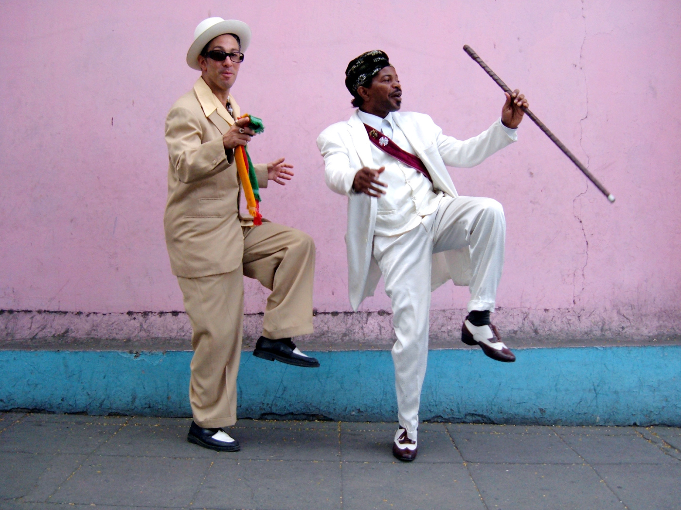 Танцуют степ