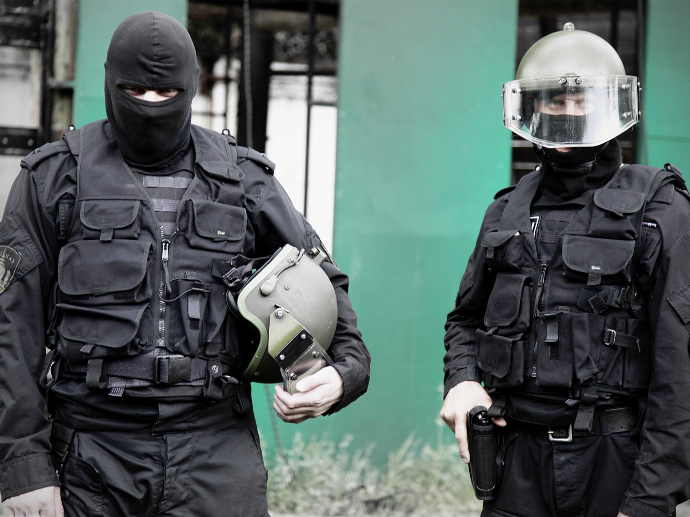 Два бойца спецназа