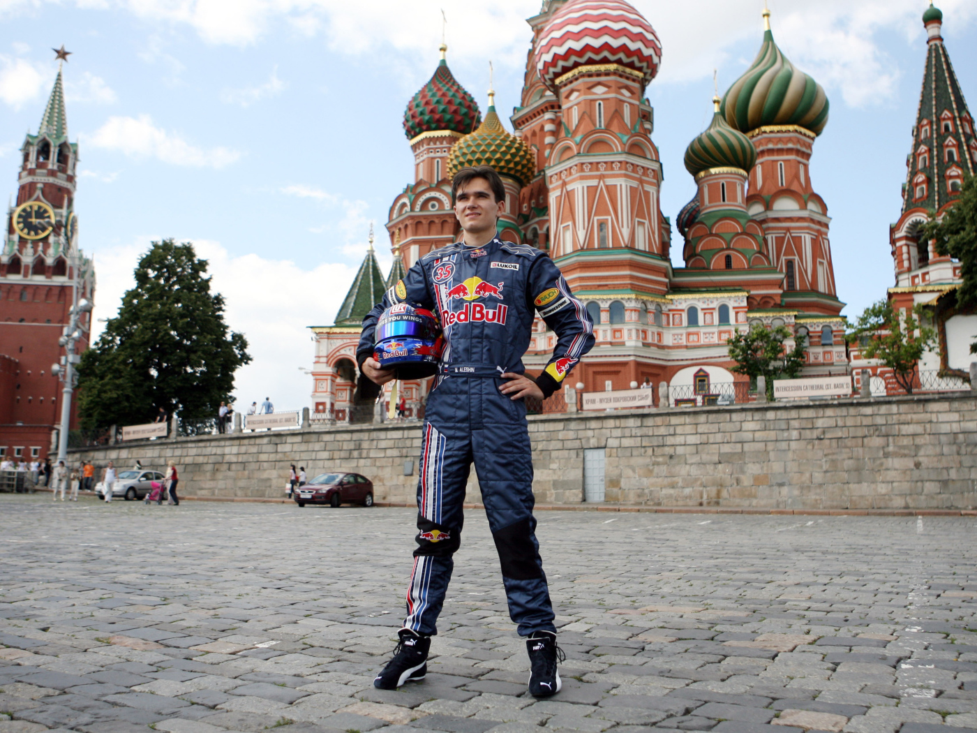 Популярный Михаил Алешин