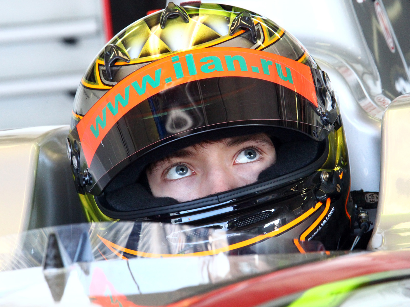 Популярный человек Михаил Алешин